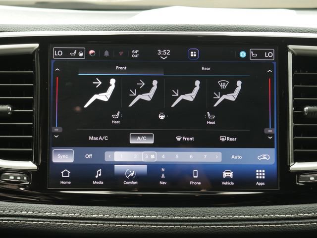 Used 2023 Chrysler Pacifica Touring-L w/ Uconnect Theater Family Group image 22