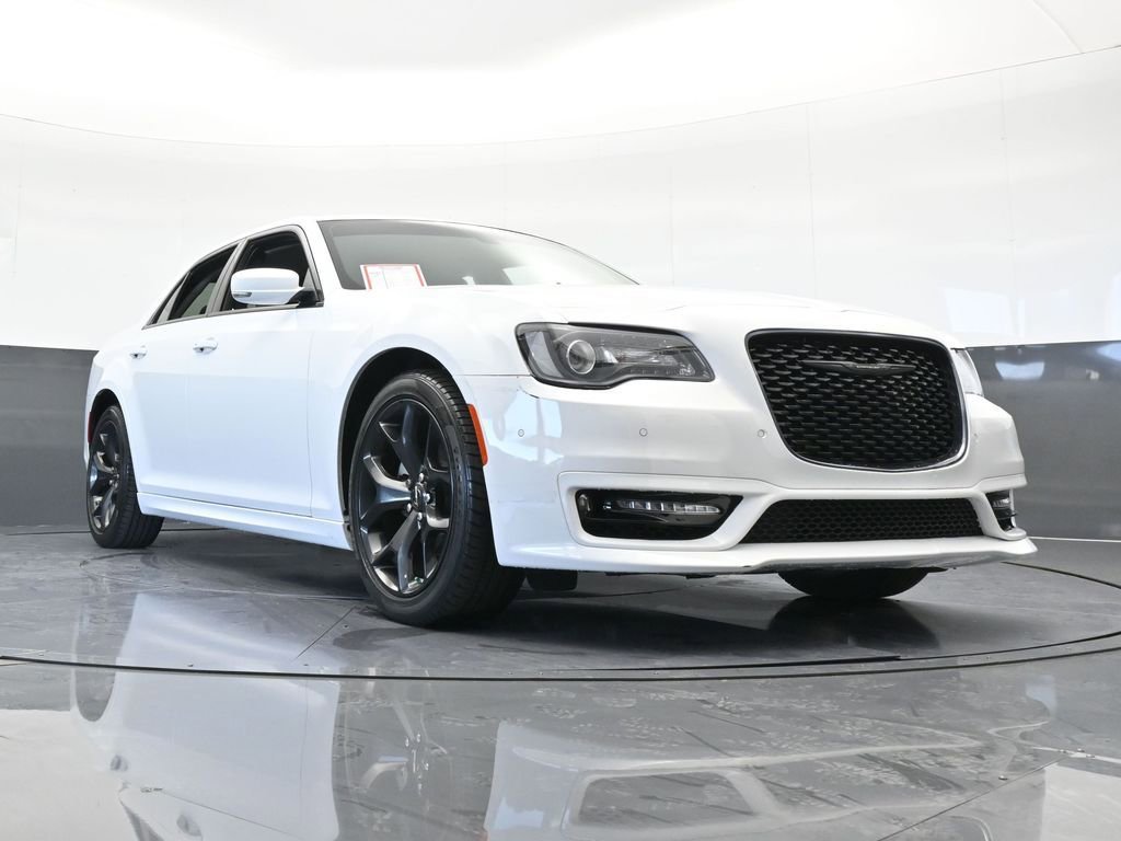 Used 2023 Chrysler 300 Touring L image 55