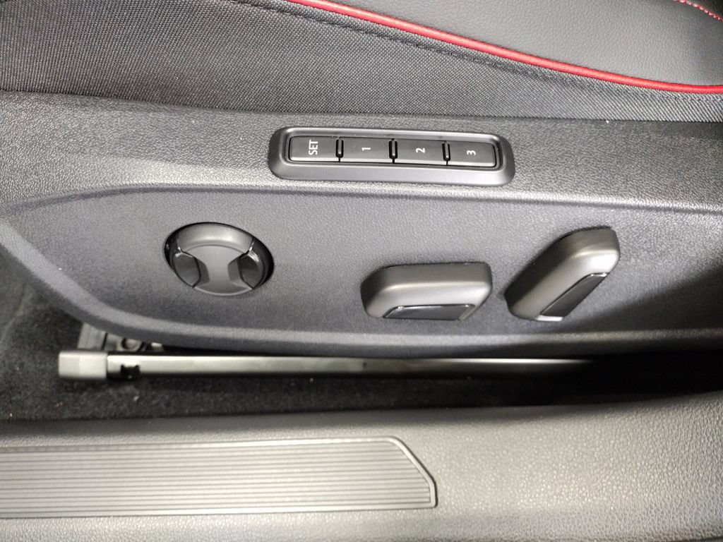 New 2026 Volkswagen GTI SE FWD image 21