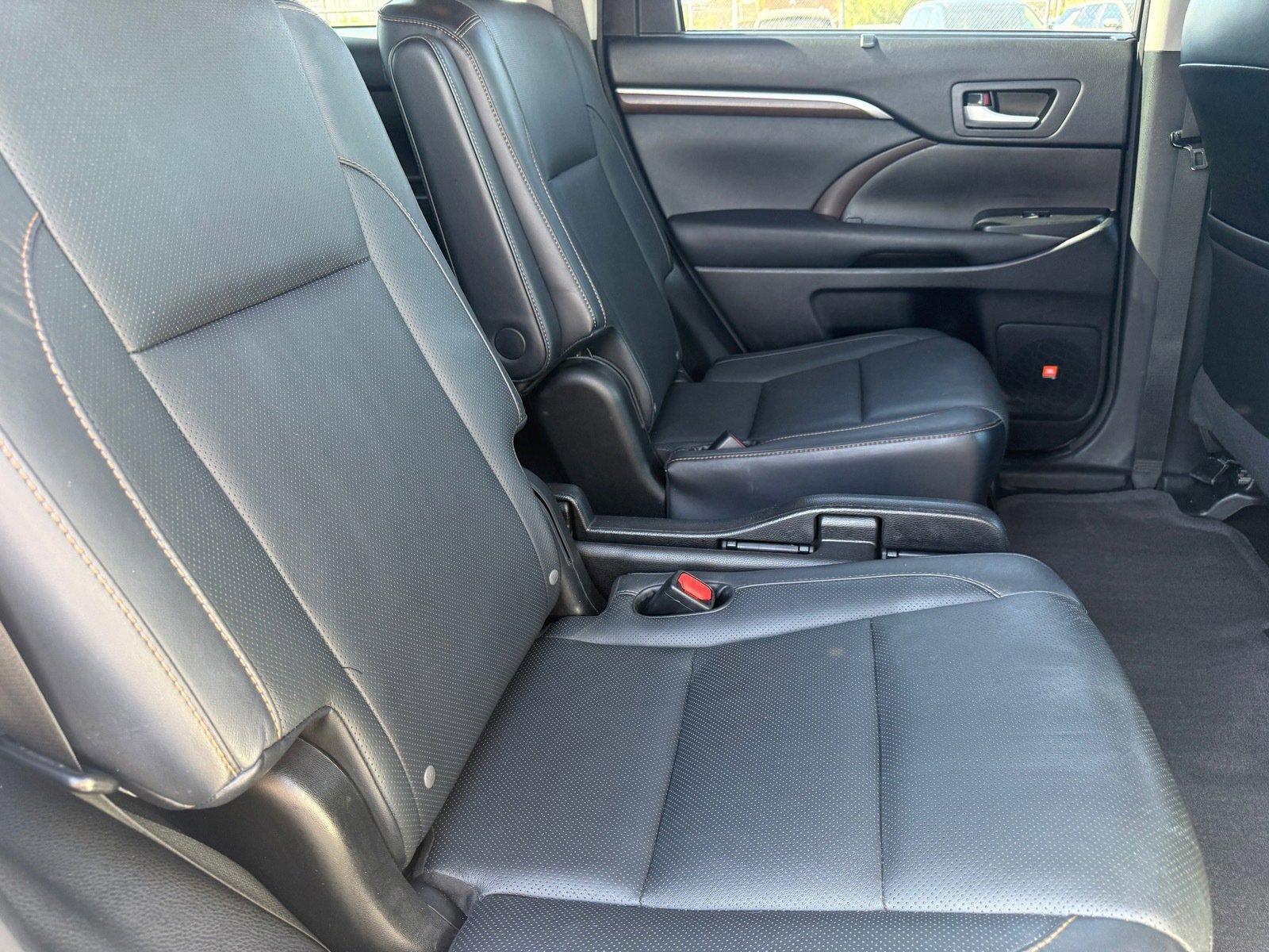 Used 2015 Toyota Highlander Limited FWD image 26