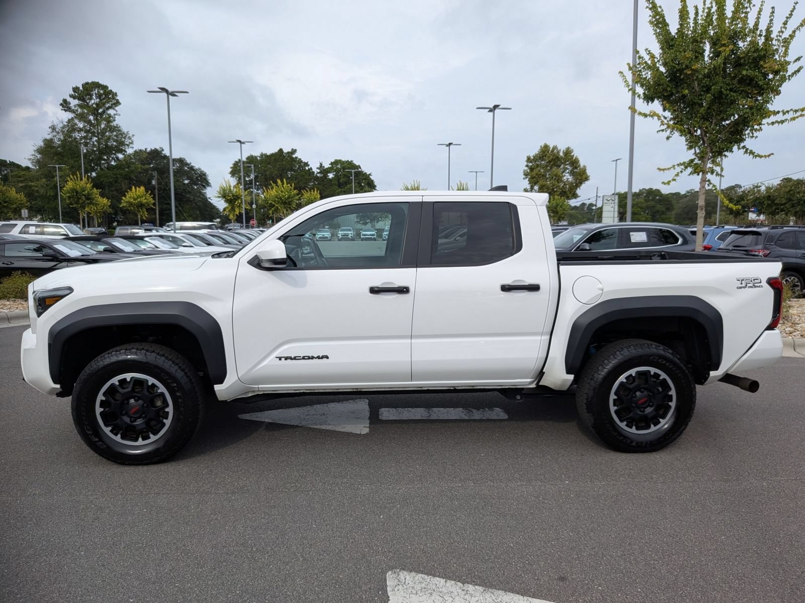 Used 2024 Toyota Tacoma TRD Off-Road AWD/4WD image 6
