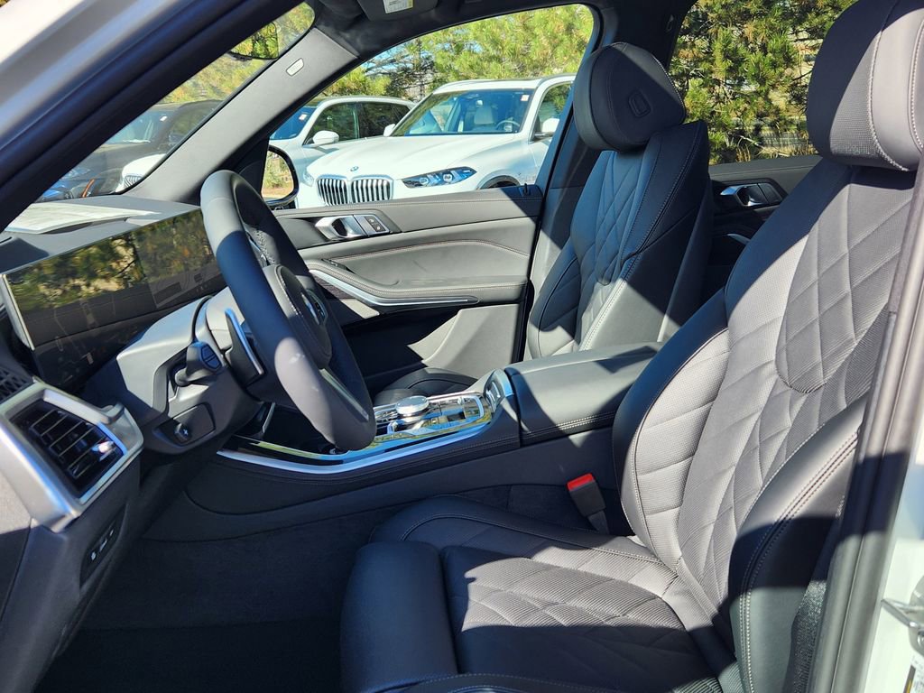New 2026 BMW X5 xDrive50e image 9