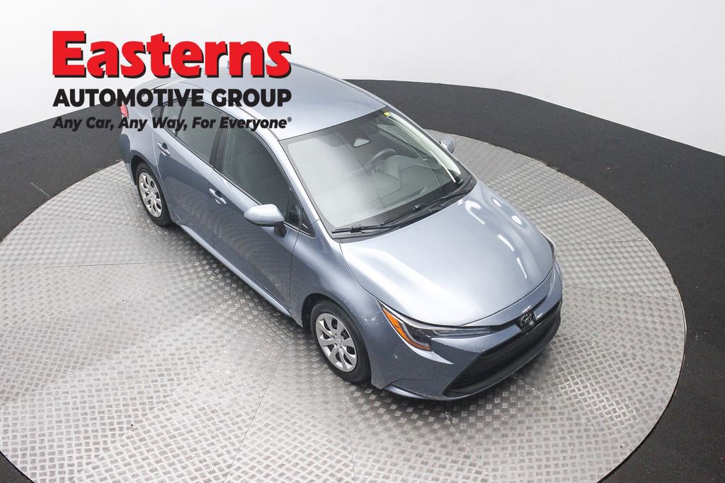 Used 2023 Toyota Corolla LE FWD image 3