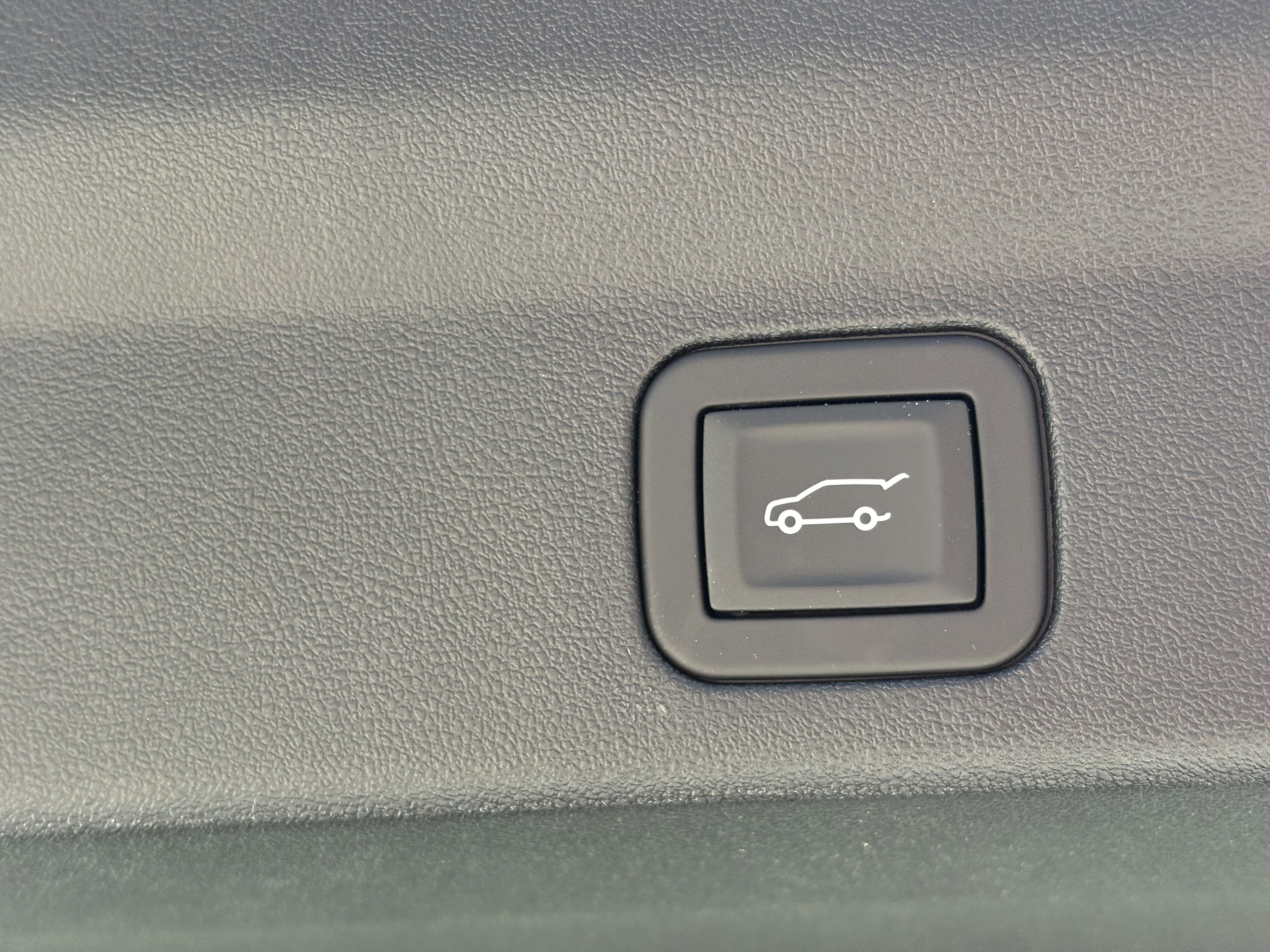 New 2025 Cadillac Escalade IQ Sport 2 w/ LPO, ONYX Package image 12