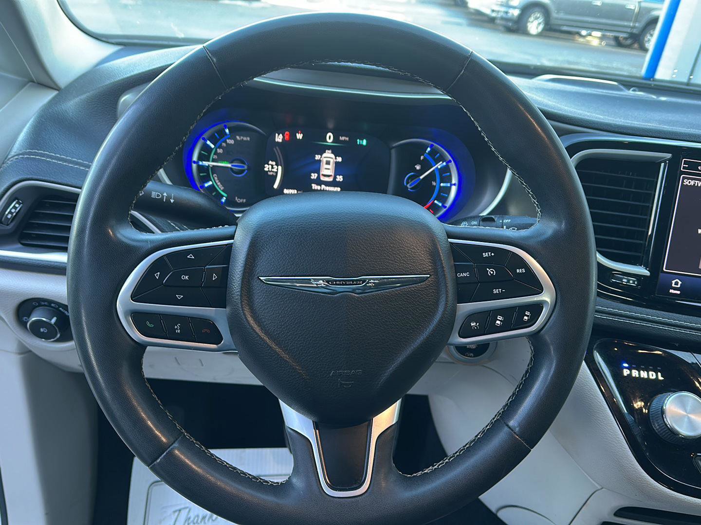 Used 2022 Chrysler Pacifica Touring-L image 17