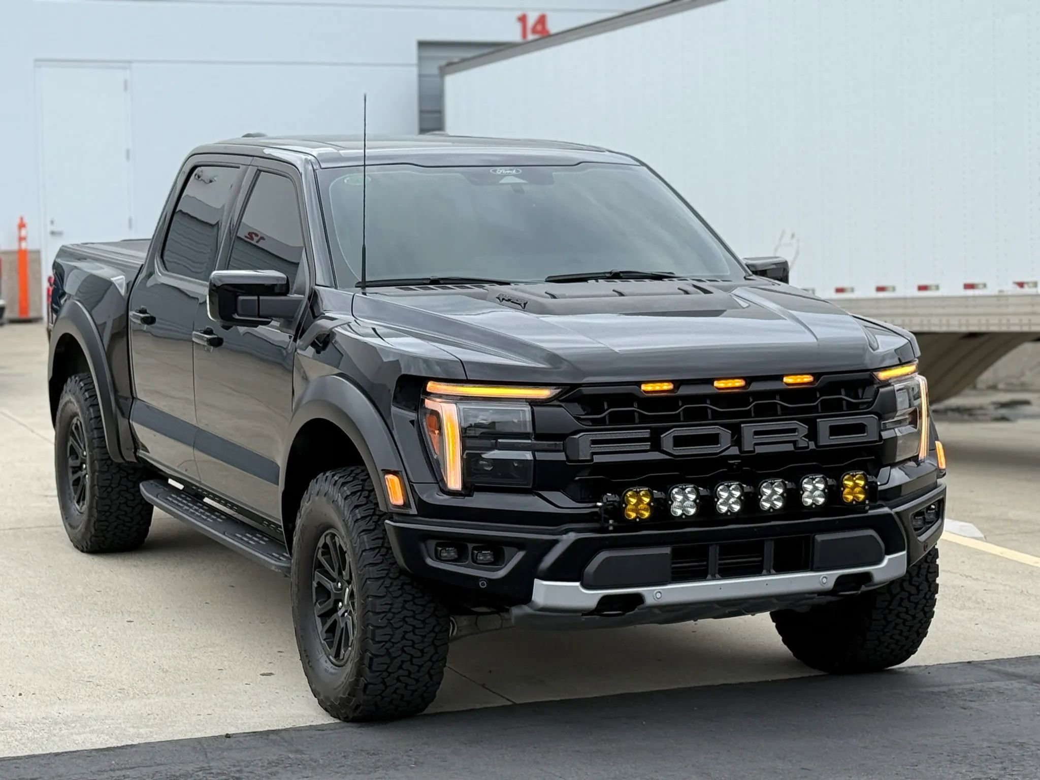 Used 2025 Ford F150 Raptor AWD/4WD image 21