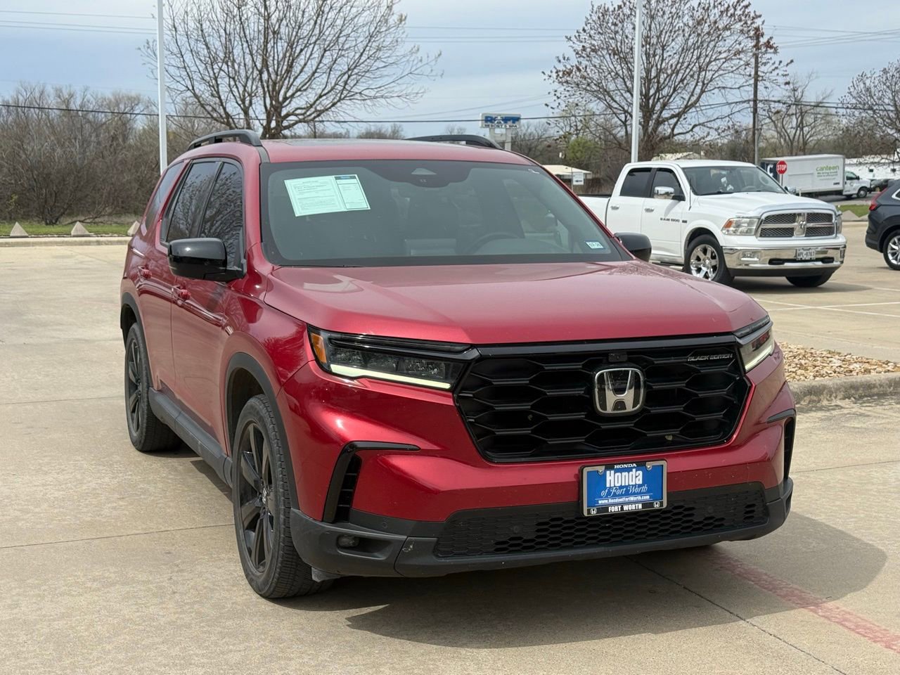 Used 2025 Honda Pilot Black Edition image 8