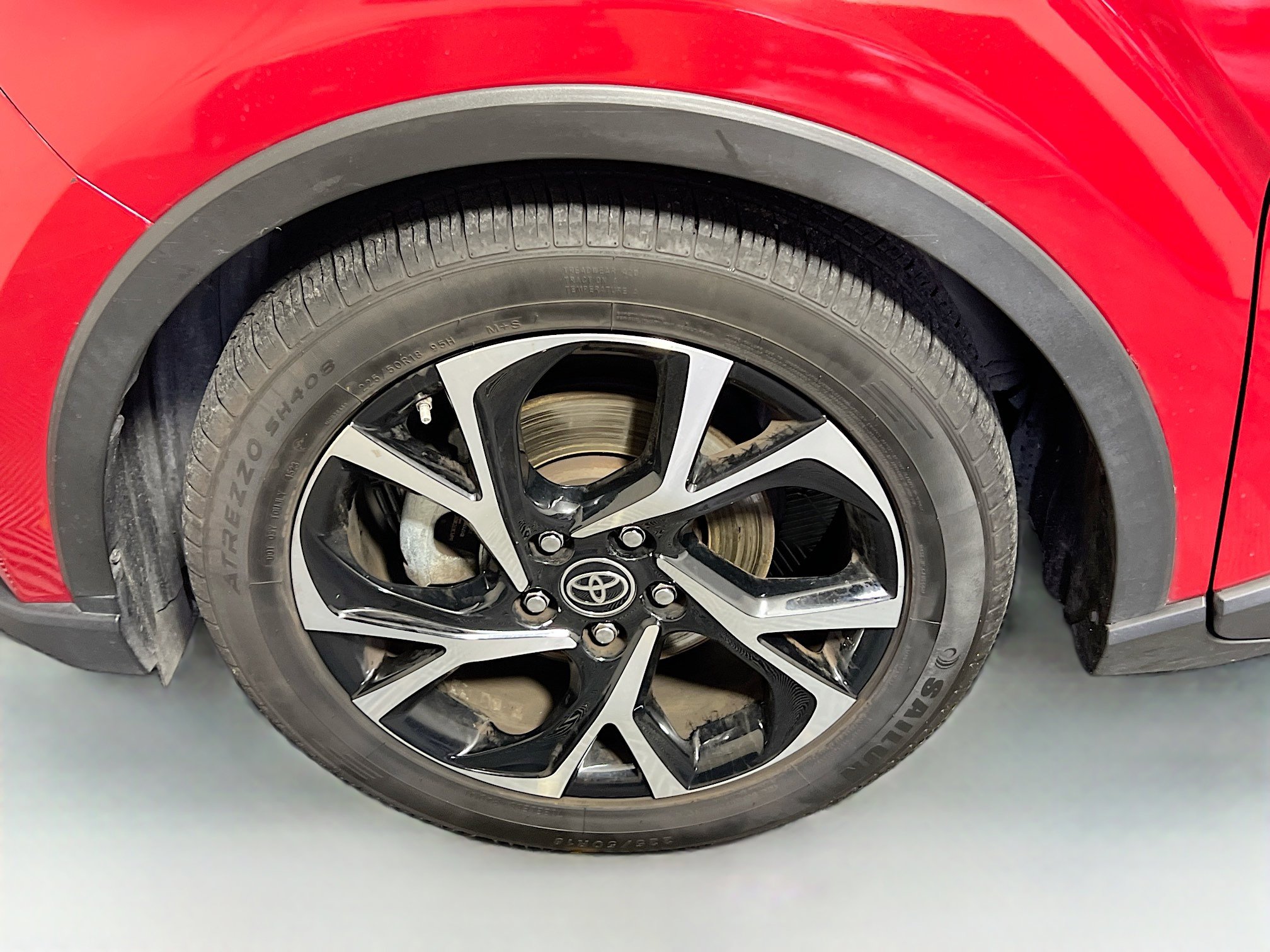 Used 2021 Toyota C-HR XLE image 13