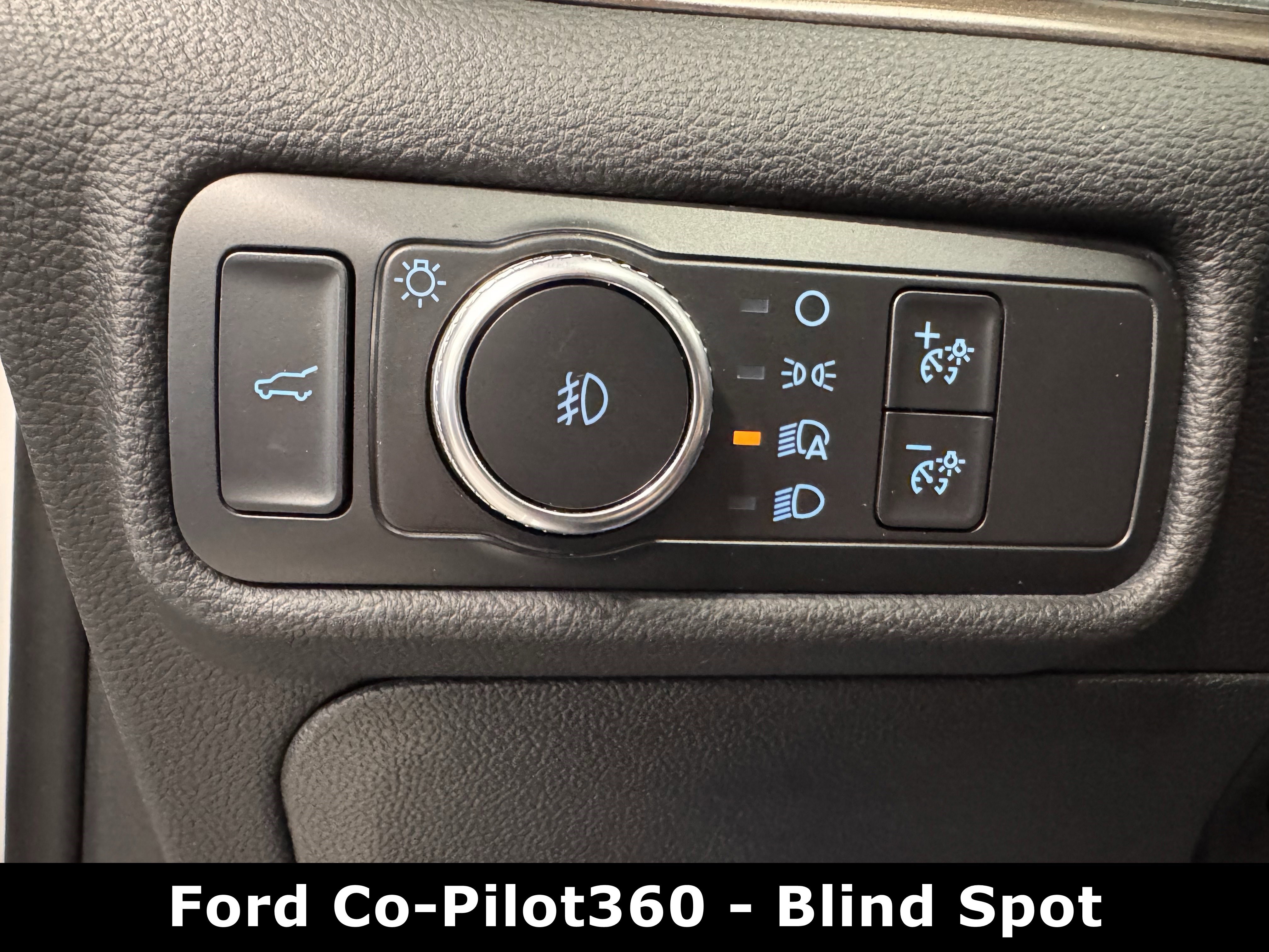 Used 2020 Ford Explorer Limited w/ Class III Trailer Tow Package image 11