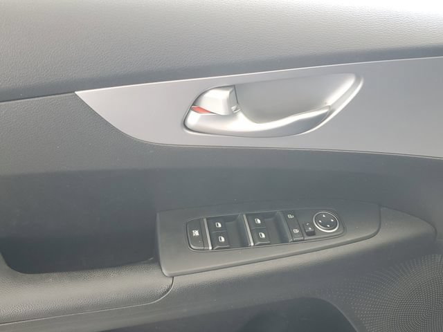 Certified 2023 Kia Forte LXS FWD image 17