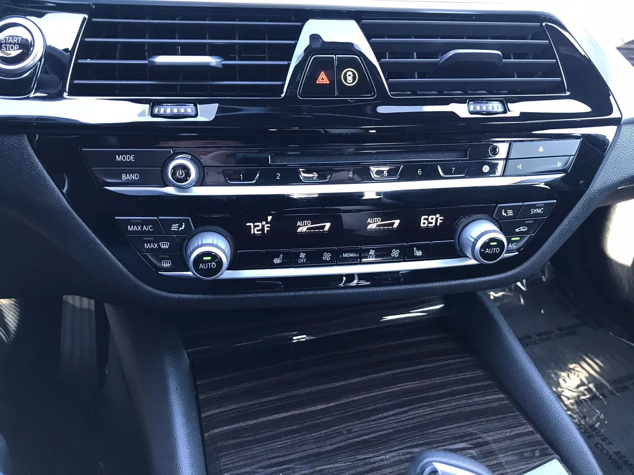 Used 2018 BMW 530e xDrive w/ Premium Package 2 AWD/4WD image 26