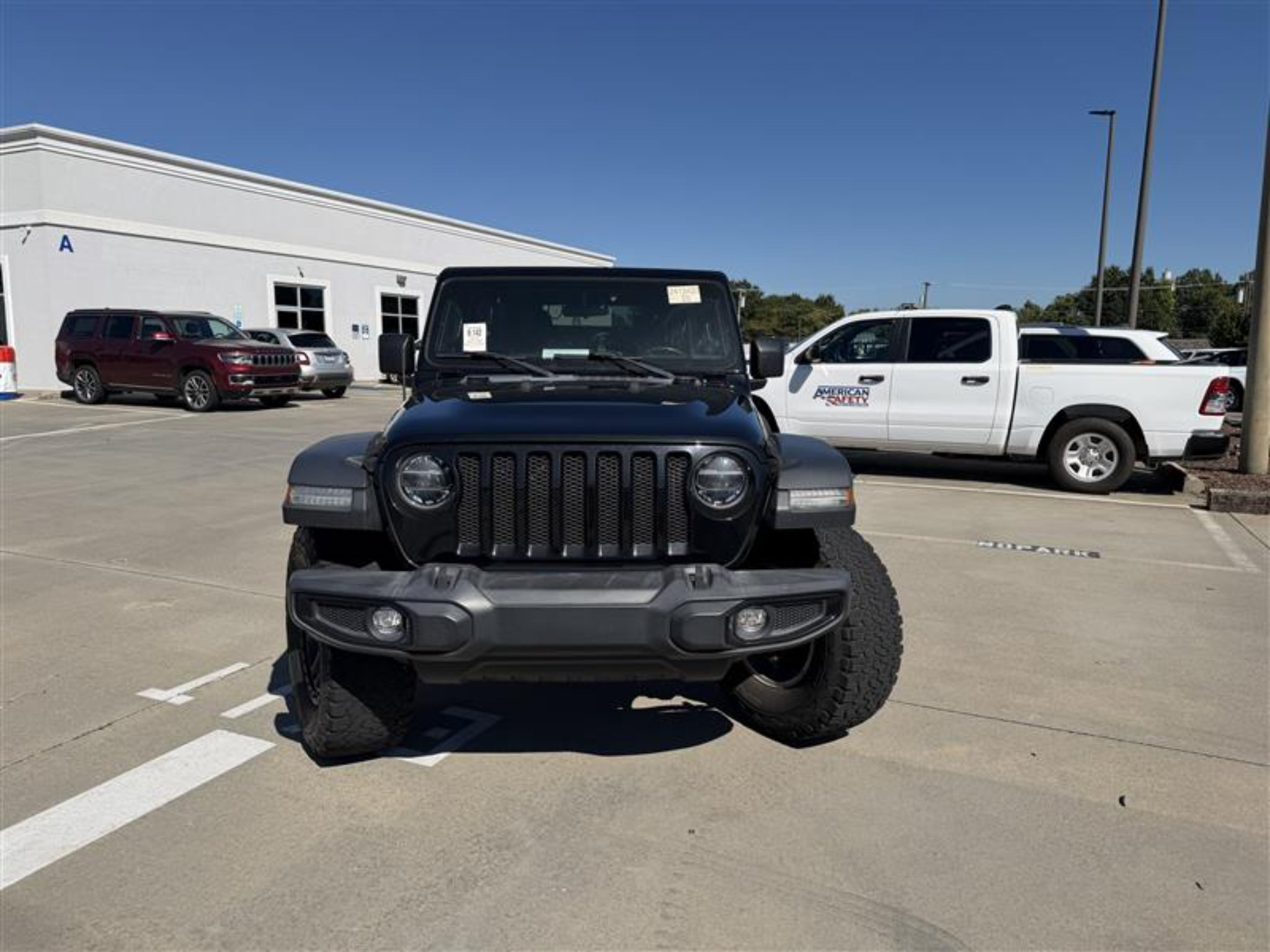 Used 2022 Jeep Wrangler Unlimited Sport w/ Xtreme Recon 35" Tire Package AWD/4WD image 9