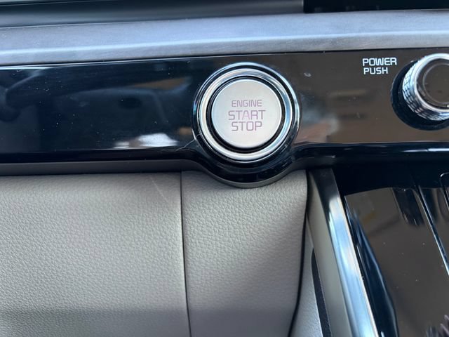 Certified 2024 Kia Carnival EX FWD image 9