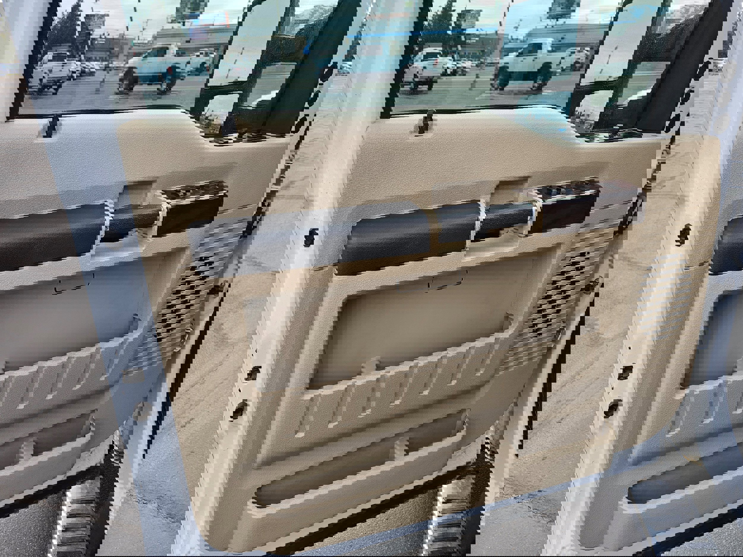 Used 2010 Ford F250 King Ranch image 9