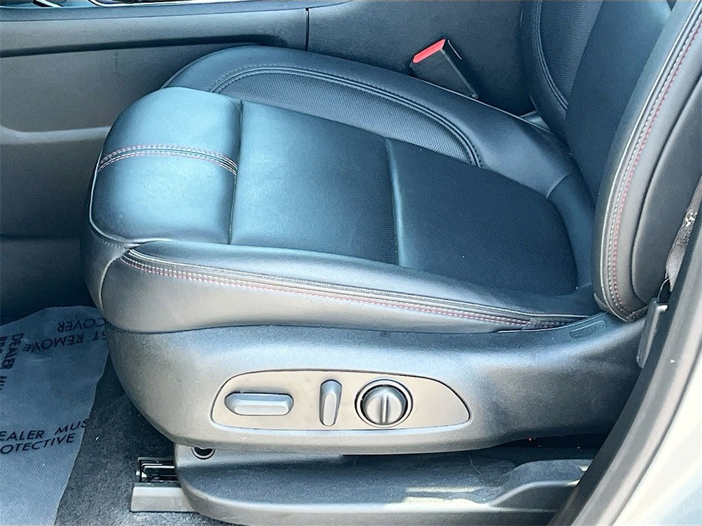 Used 2023 Chevrolet Traverse RS image 20