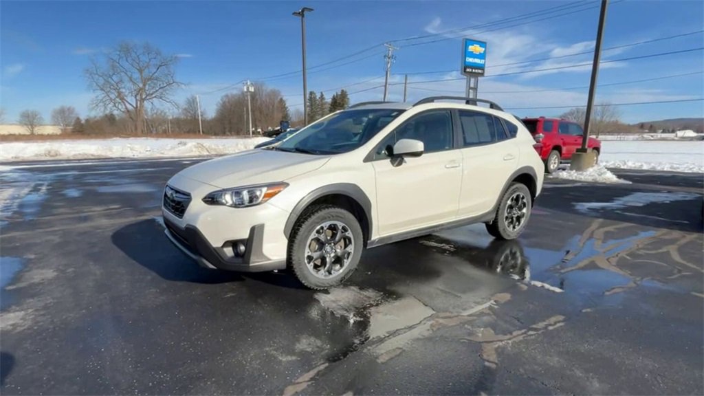 Used 2023 Subaru Crosstrek 2.0i Premium image 4