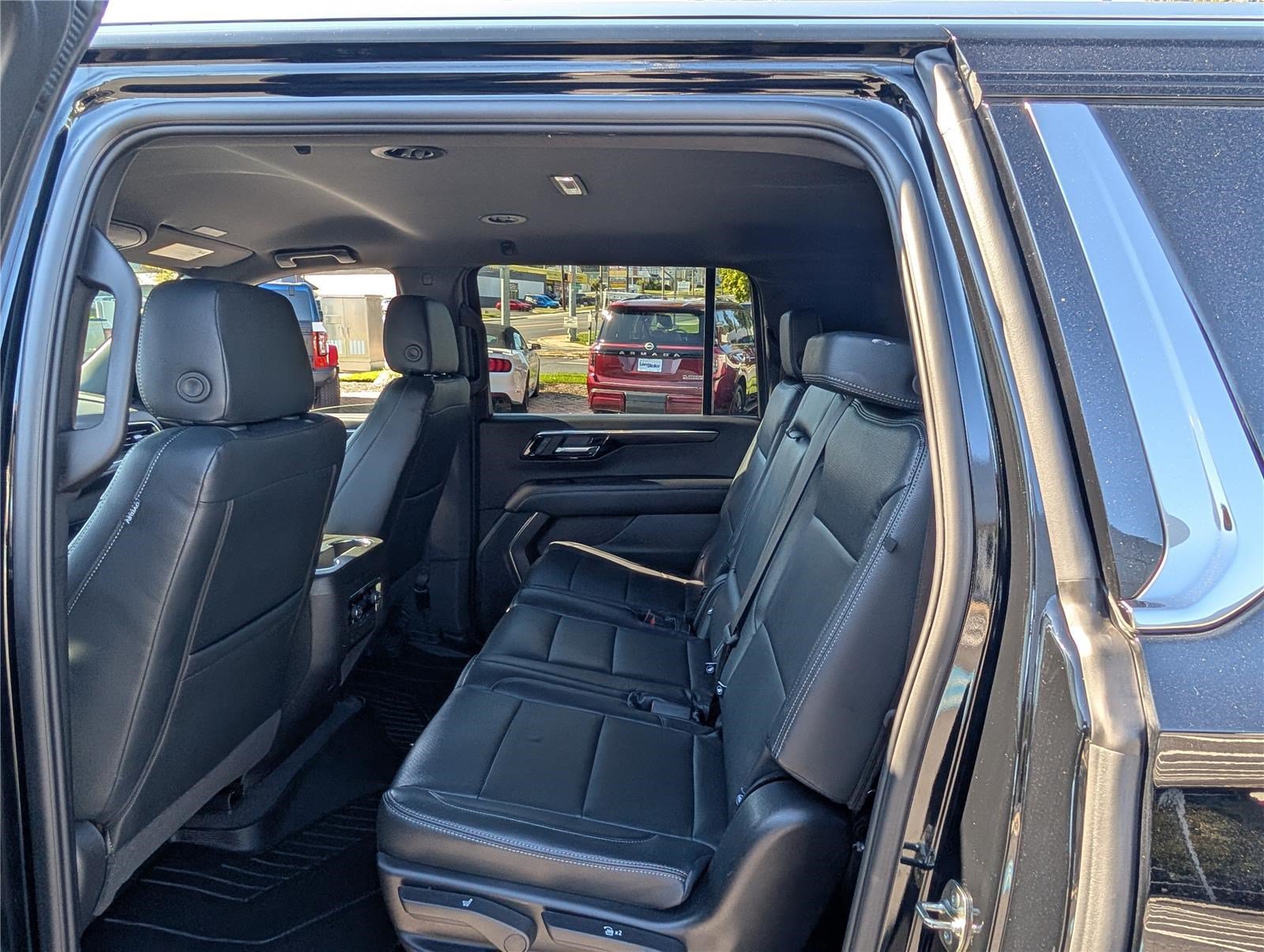Used 2025 Chevrolet Suburban LS w/ LPO, Dark Essentials Package RWD image 14