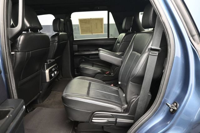 Used 2020 Ford Expedition XLT w/ Equipment Group 202A RWD image 9
