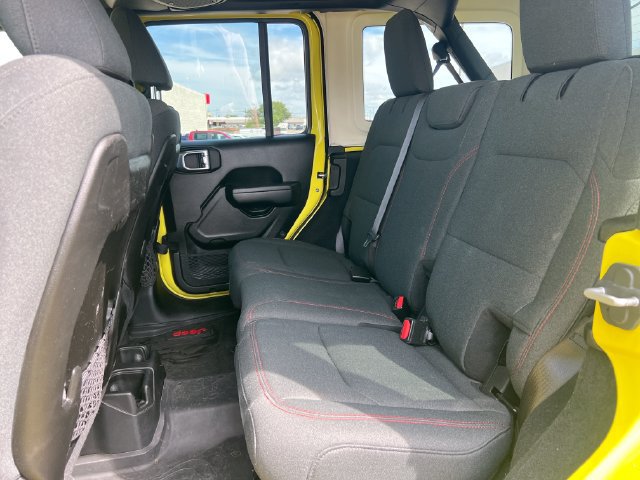 Used 2024 Jeep Wrangler Unlimited Rubicon AWD/4WD image 37