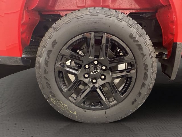 New 2026 Chevrolet Silverado 1500 Custom w/ Turbomax Blackout Package AWD/4WD image 18