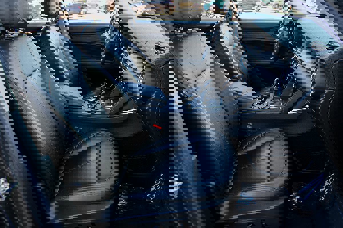 Used 2018 Alfa Romeo Stelvio AWD image 19