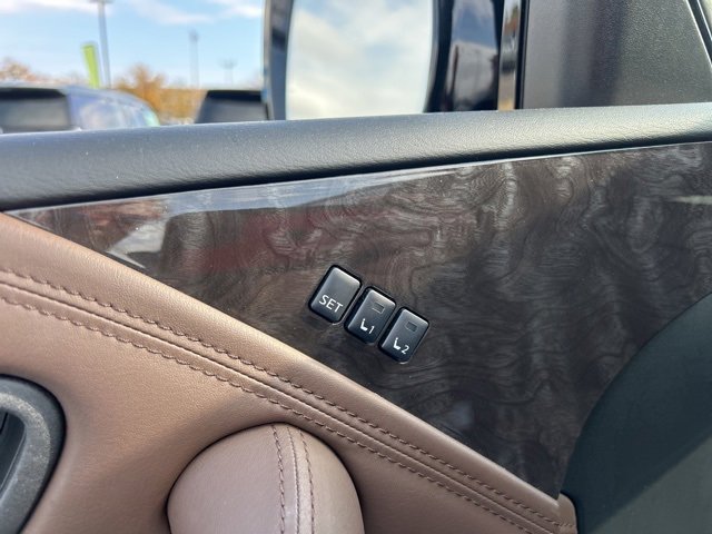 Used 2024 Nissan Armada Platinum w/ Captain's Chairs Package image 13