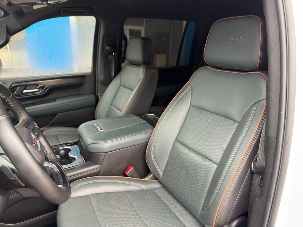 Used 2025 GMC Yukon XL AT4 AWD/4WD image 36