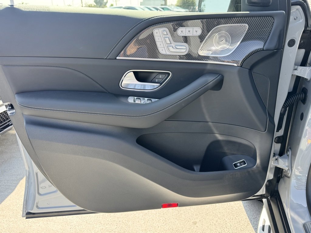 New 2025 Mercedes-Benz GLS 63 AMG 4MATIC image 16