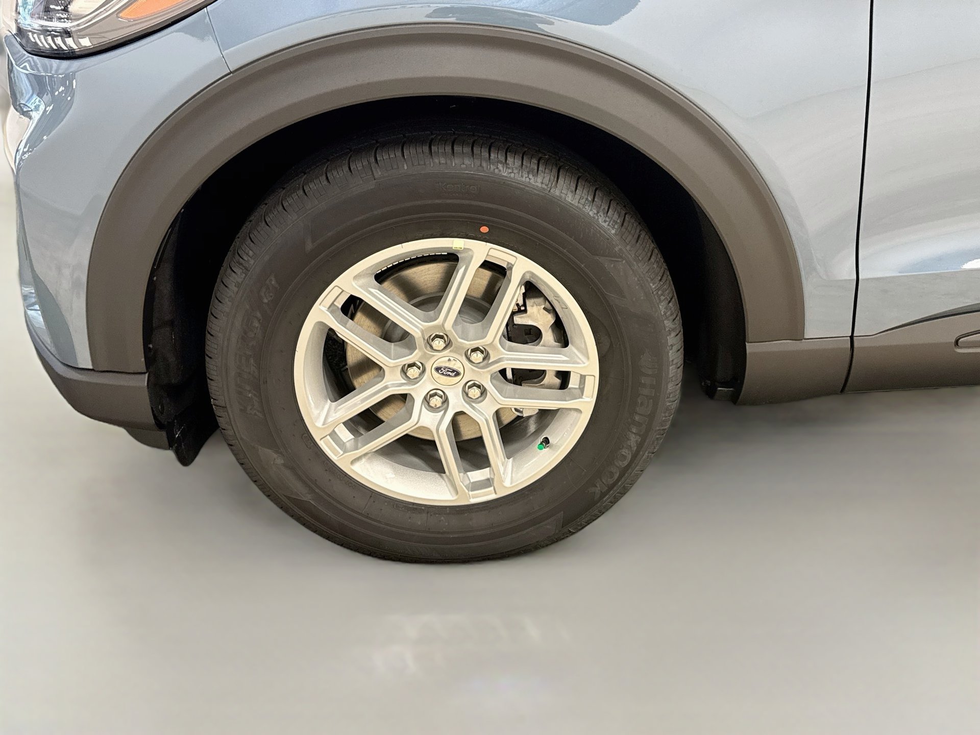 New 2027 Ford Explorer Active w/ Active Comfort Package RWD image 30