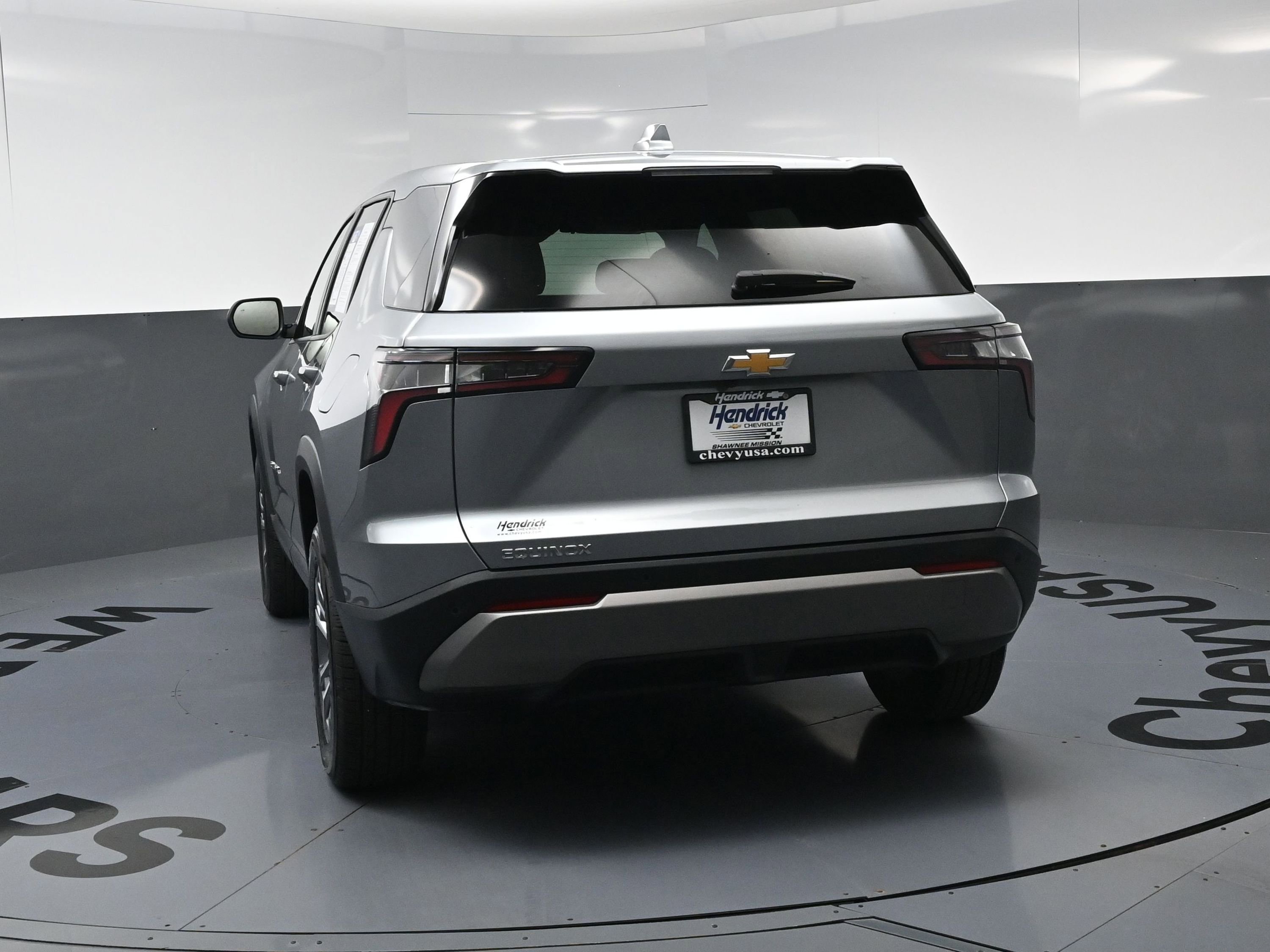 Used 2026 Chevrolet Equinox LT FWD image 8