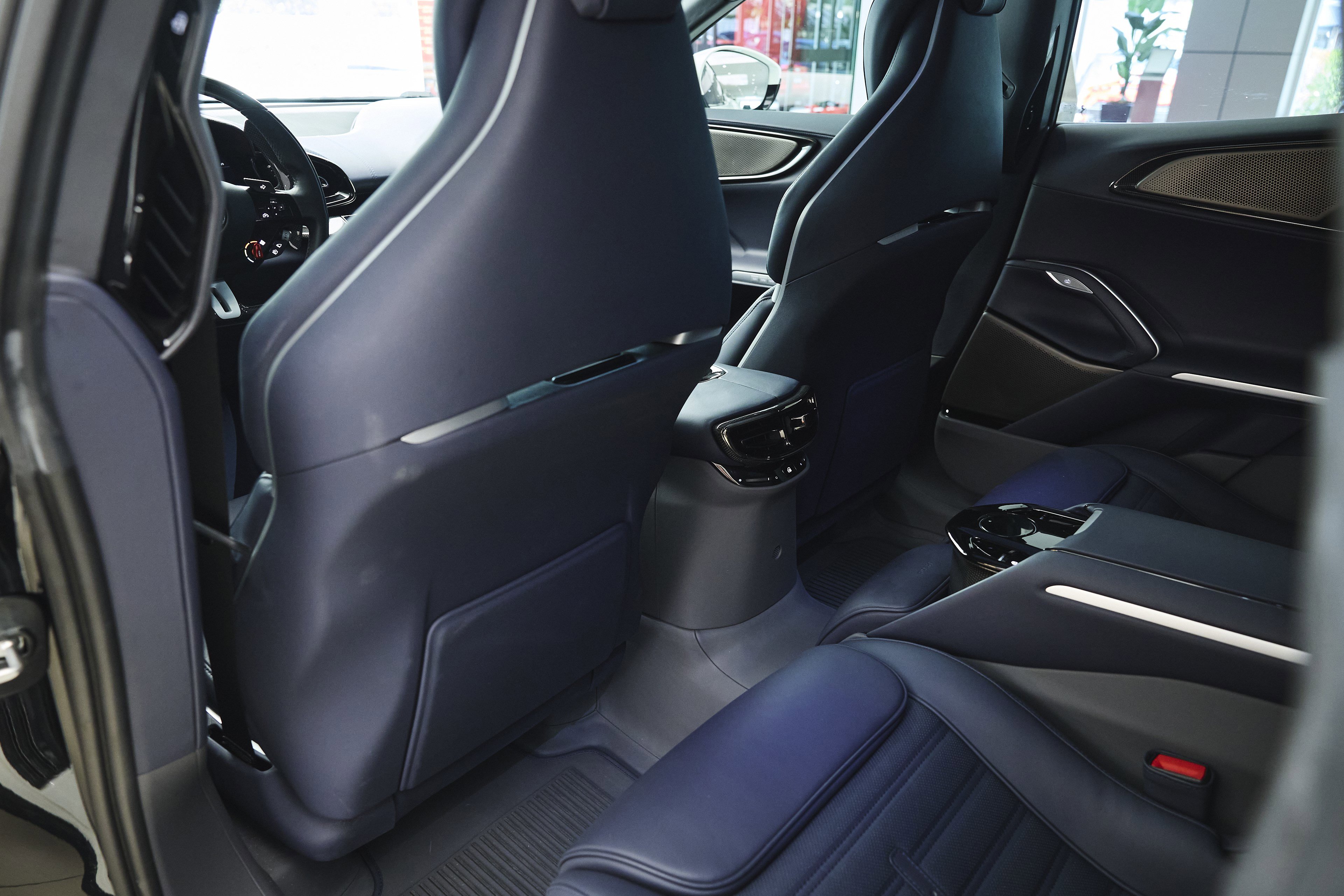 Used 2023 Ferrari Purosangue AWD/4WD image 54