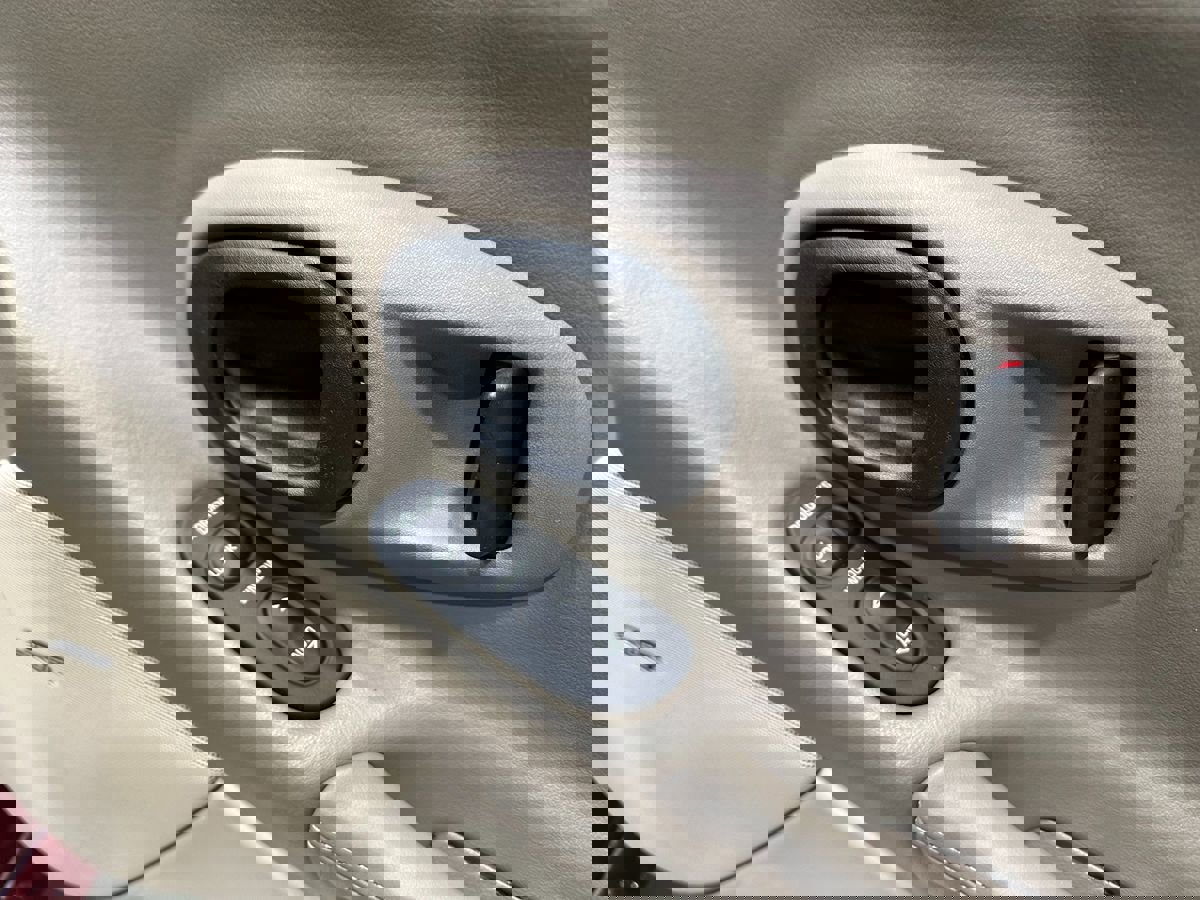 Used 2003 Chevrolet Corvette Convertible w/ Preferred Equipment Group1 image 9