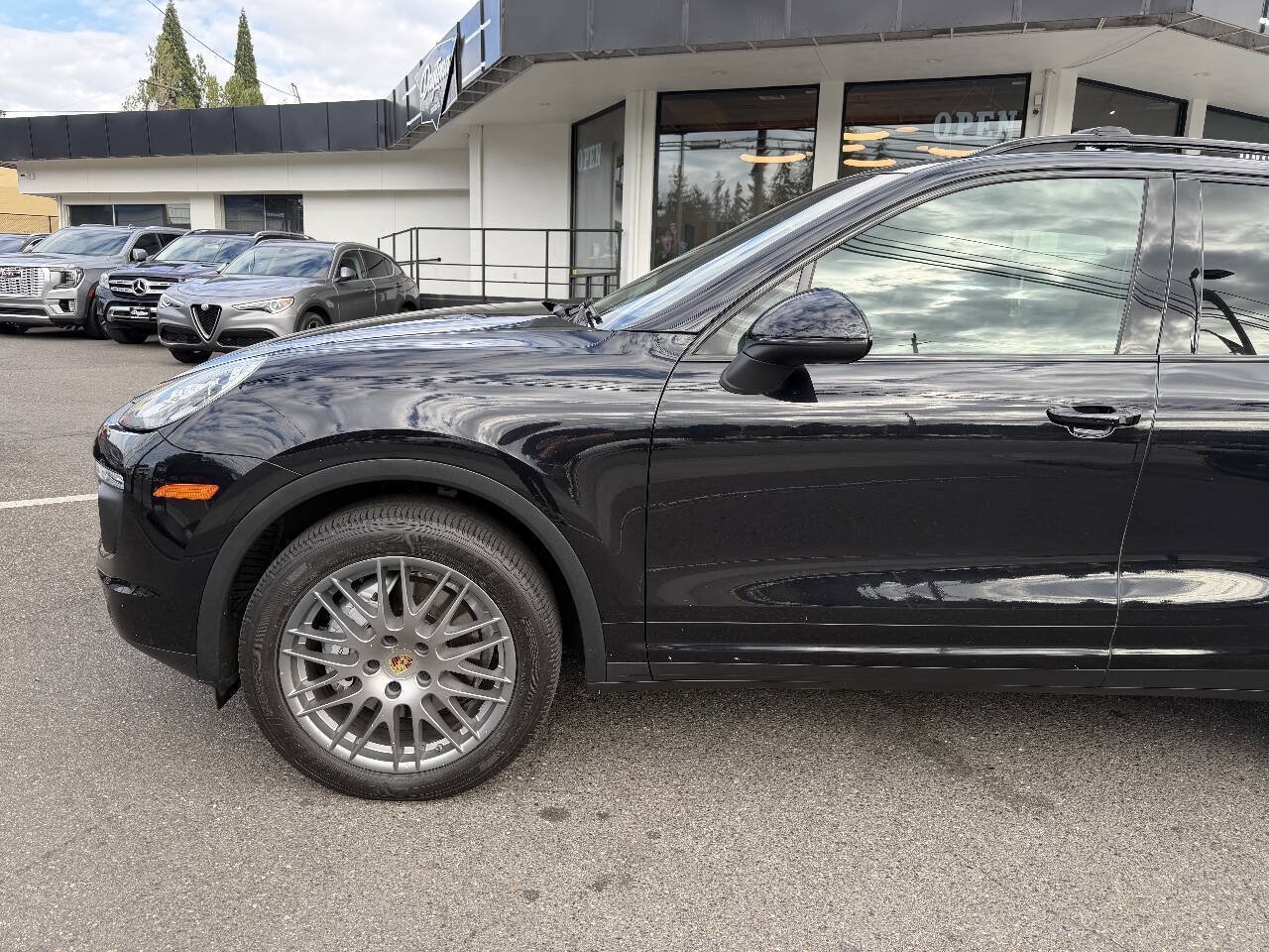 Used 2016 Porsche Cayenne S AWD/4WD image 10