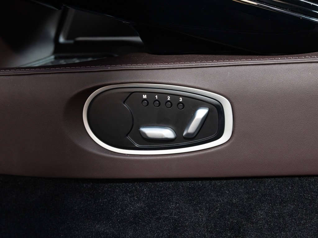Used 2025 Aston Martin V8 Vantage Coupe RWD image 38