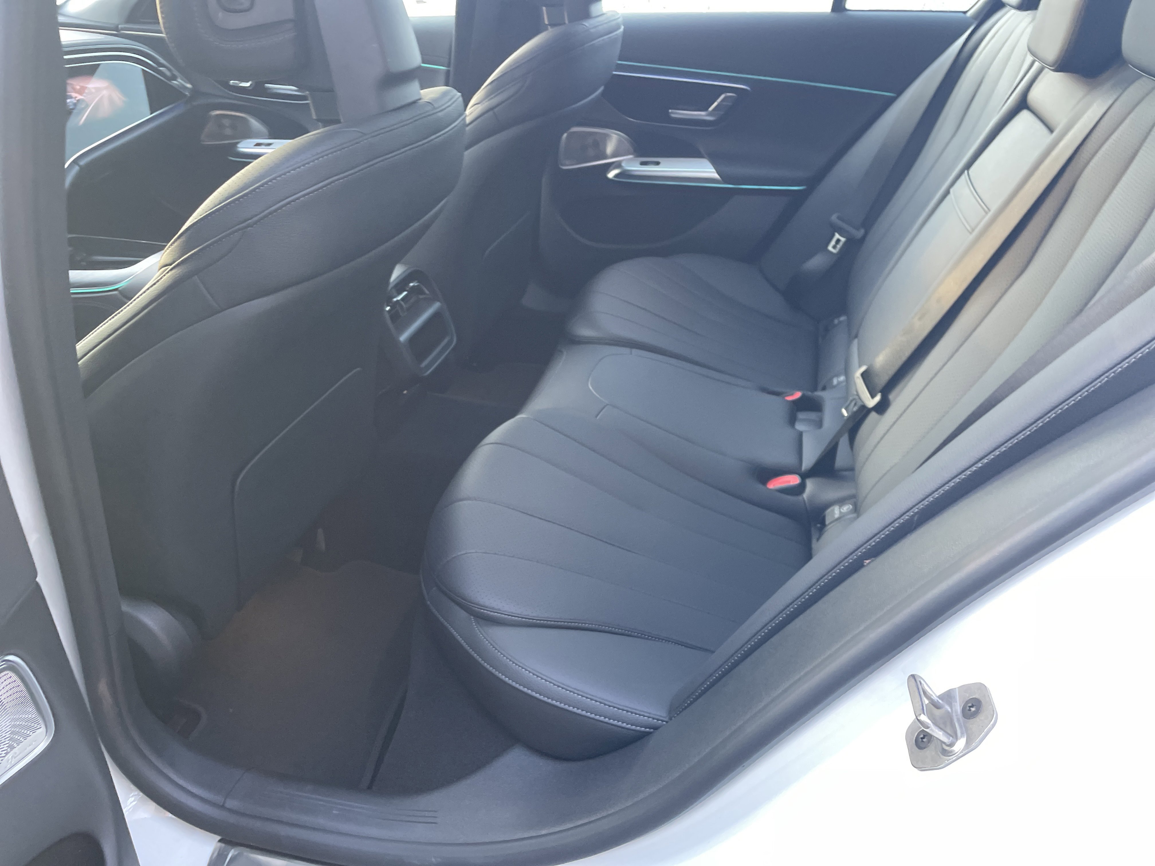 Used 2025 Mercedes-Benz E 350 4MATIC Sedan image 40