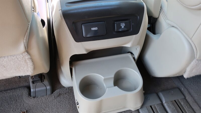 Used 2011 Toyota Sienna XLE w/ Premium Pkg FWD image 37