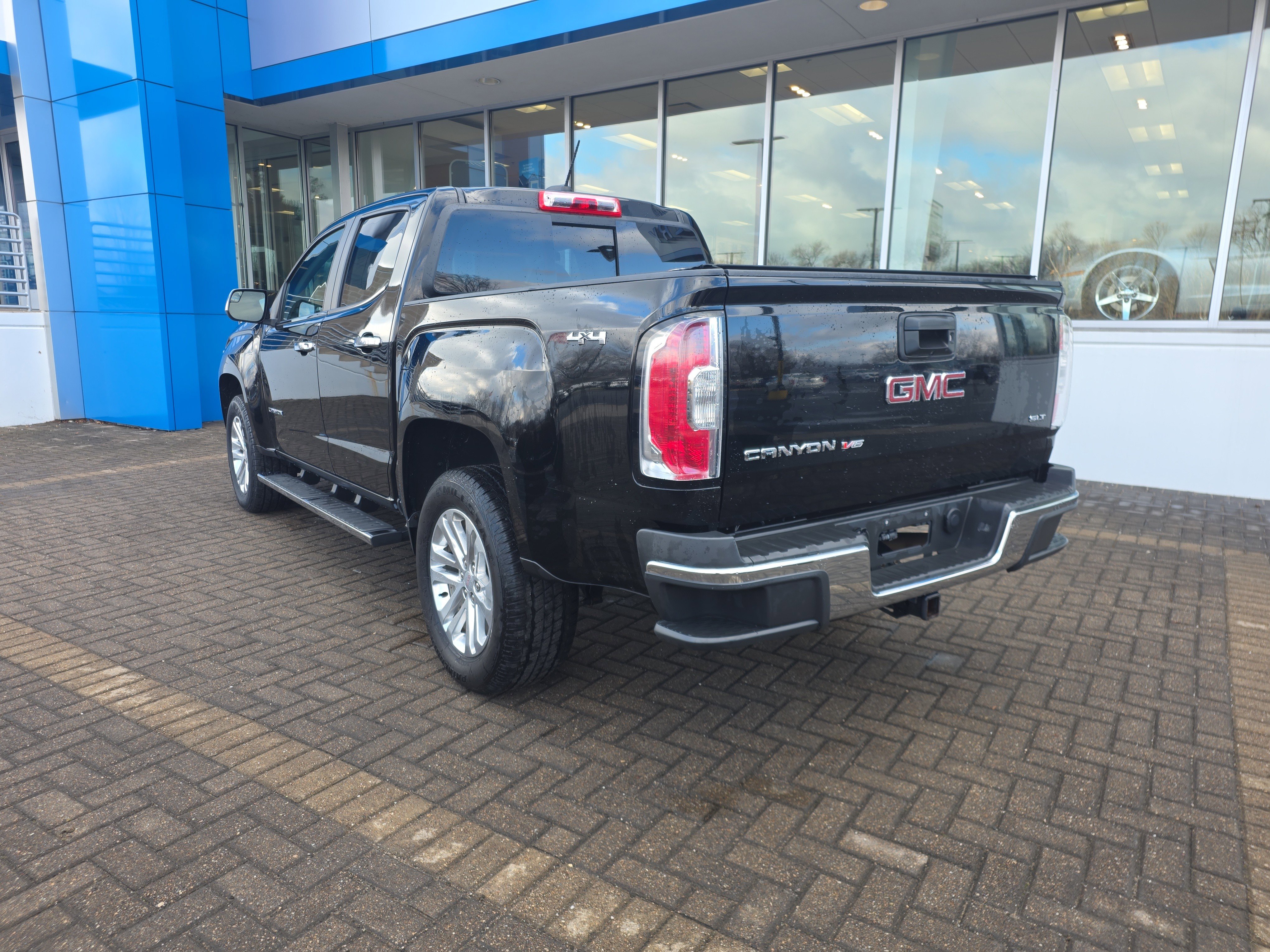 Used 2018 GMC Canyon SLT w/ Driver Alert Package image 3