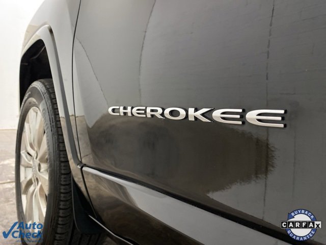 Used 2017 Jeep Cherokee Overland w/ Technology Group image 90