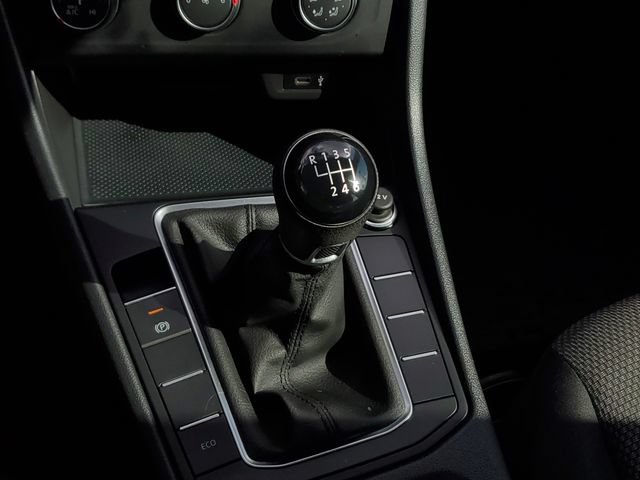 Used 2021 Volkswagen Jetta R-Line FWD image 30