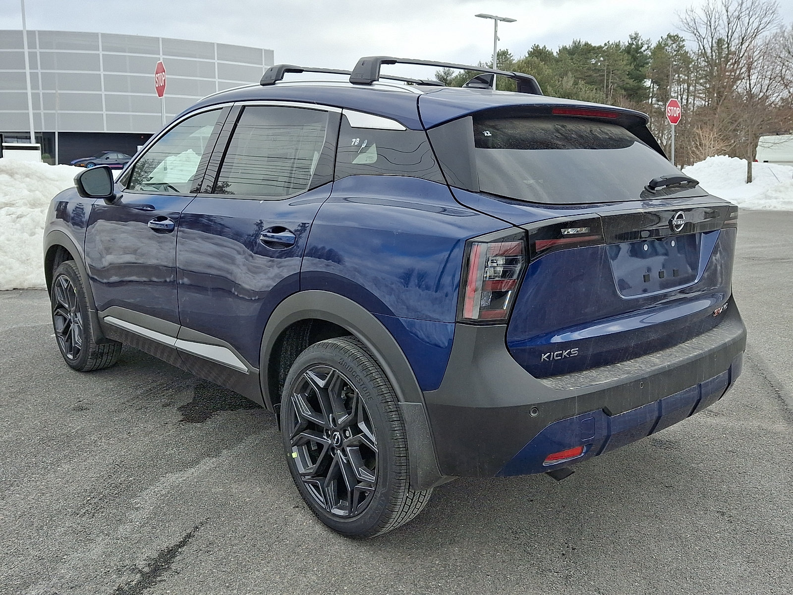 New 2026 Nissan Kicks SR w/ Cold Weather Package AWD/4WD image 3