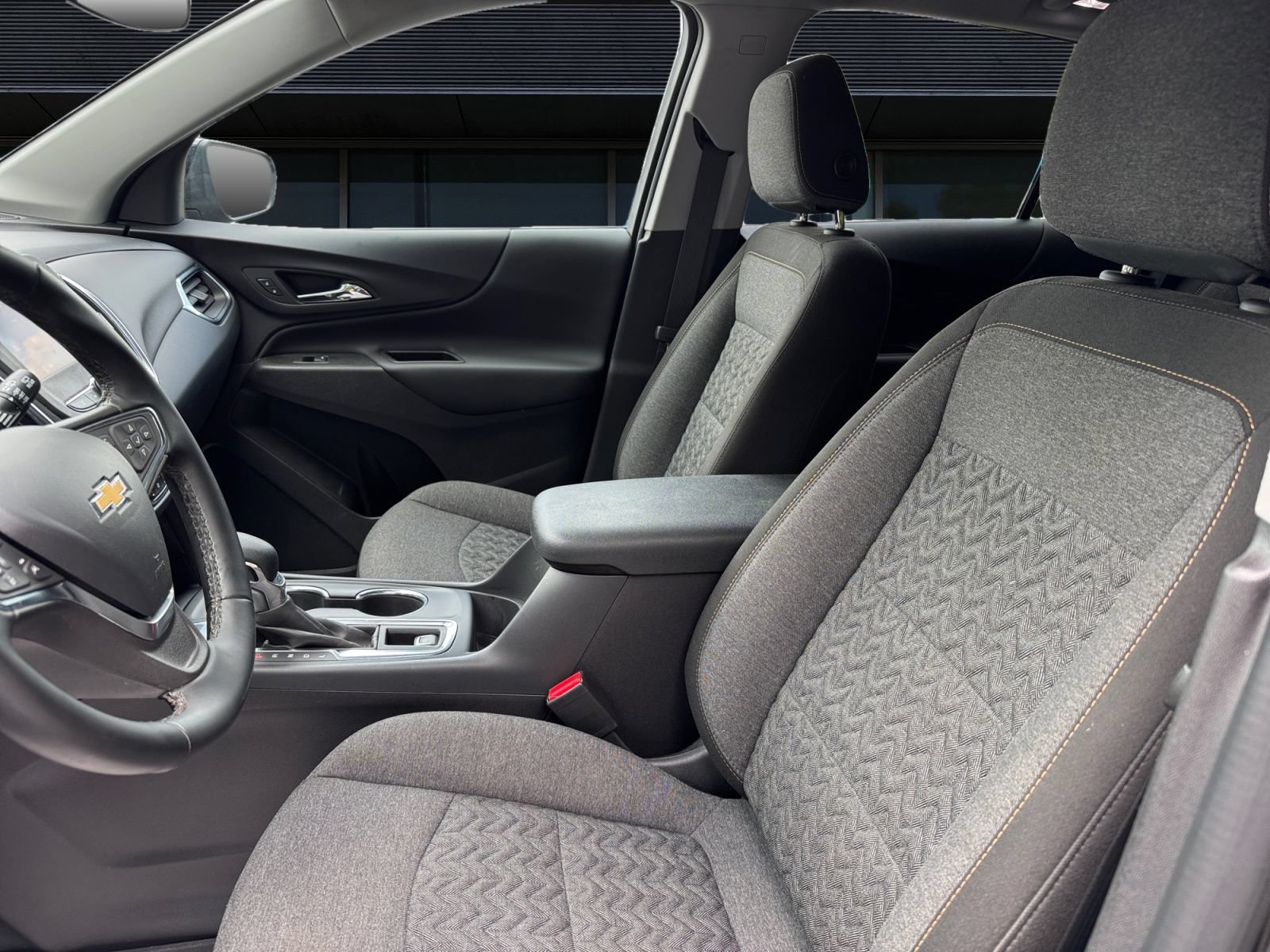 Used 2024 Chevrolet Equinox LT w/ LPO, Floor Liner Package FWD image 2