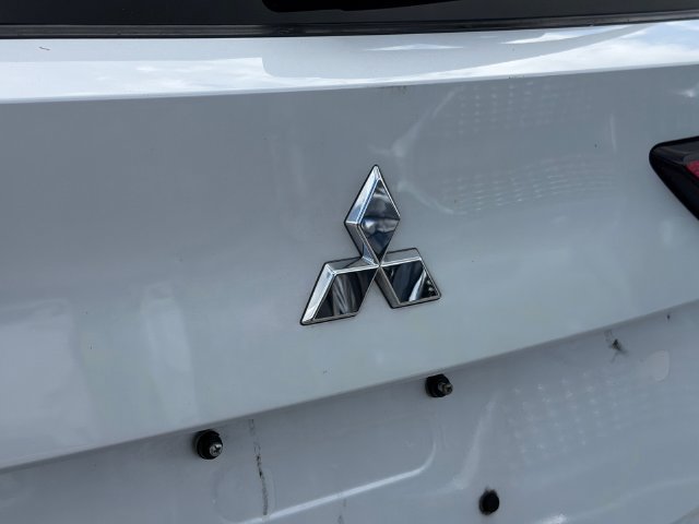 Used 2022 Mitsubishi Outlander SE FWD image 13