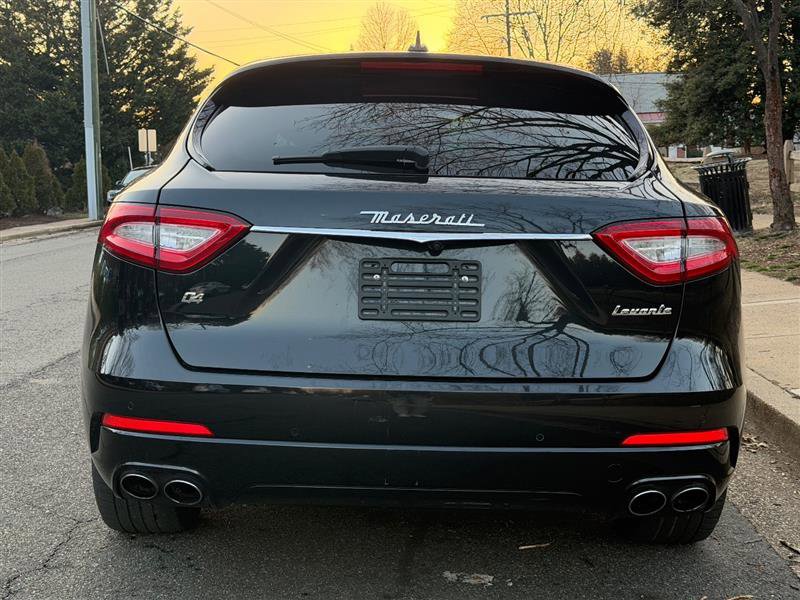 Used 2020 Maserati Levante image 9