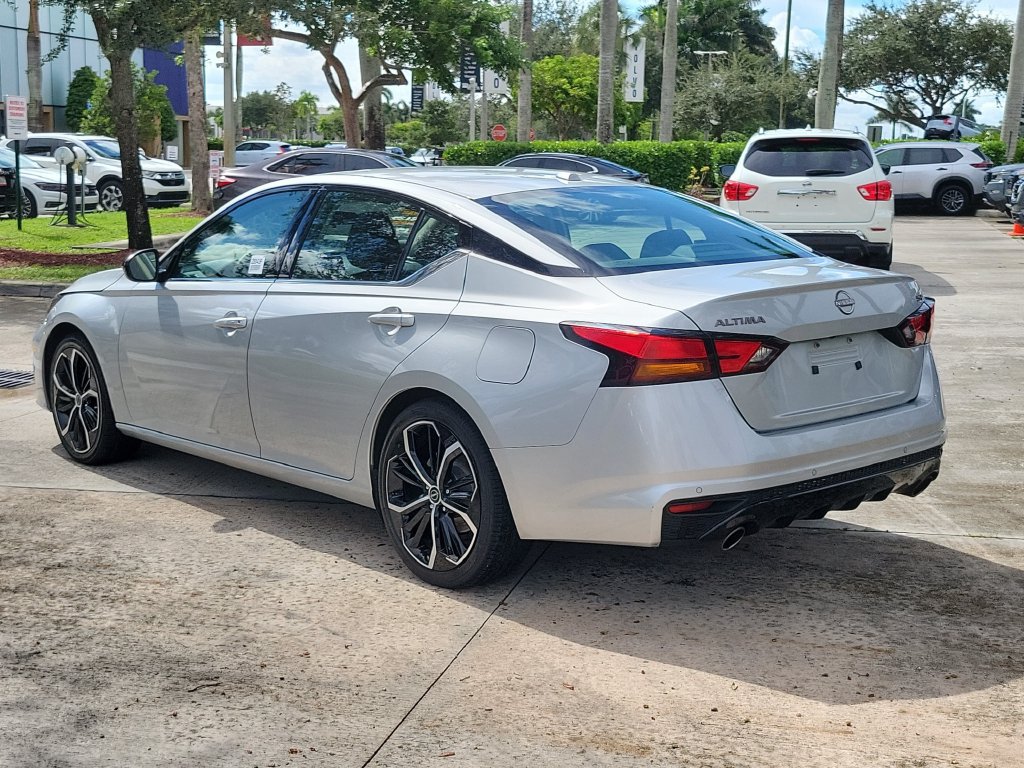 Certified 2024 Nissan Altima 2.5 SR FWD image 5