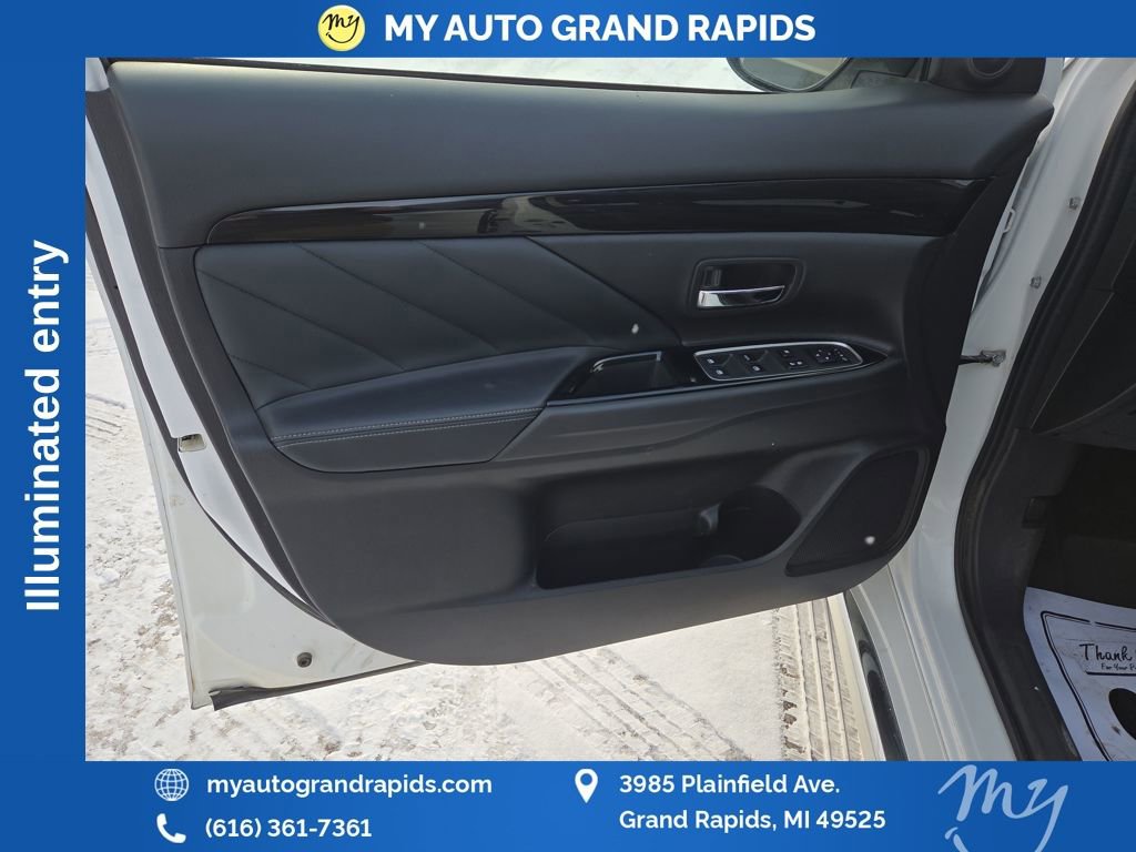 Used 2018 Mitsubishi Outlander SEL image 10
