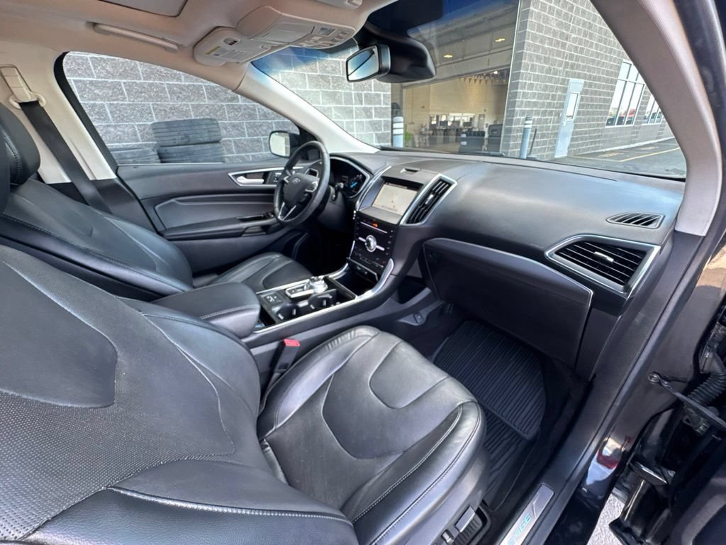 Used 2019 Ford Edge Titanium w/ Equipment Group 301A FWD image 40
