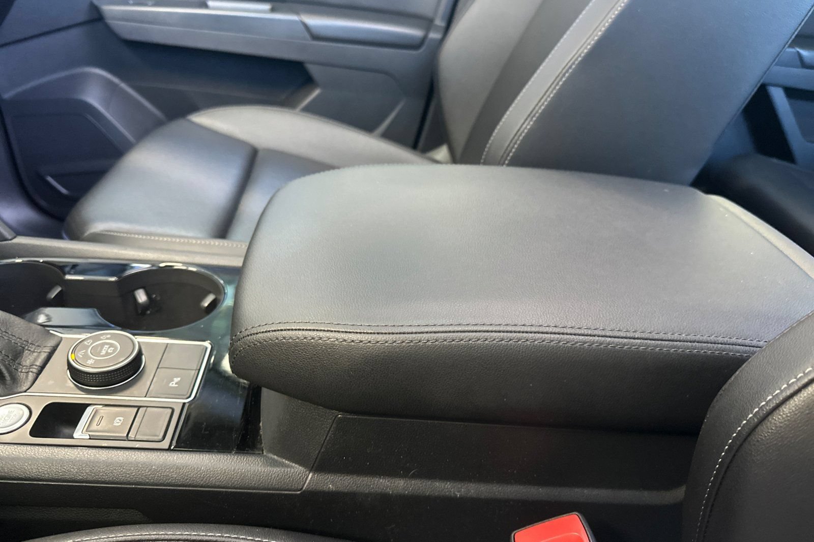 Used 2018 Volkswagen Atlas SEL AWD/4WD image 32