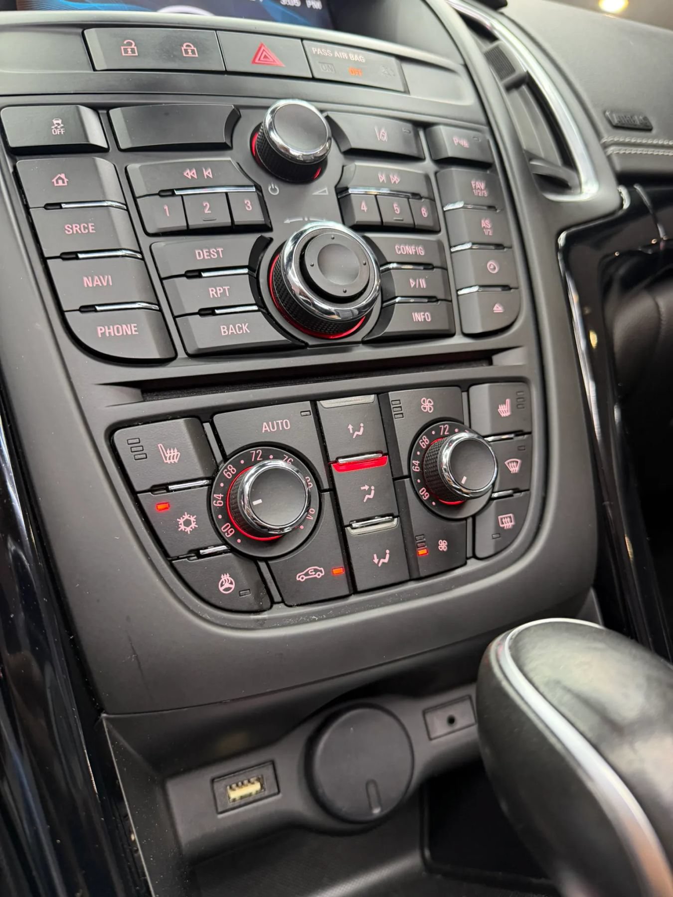 Used 2019 Buick Cascada Premium FWD image 18