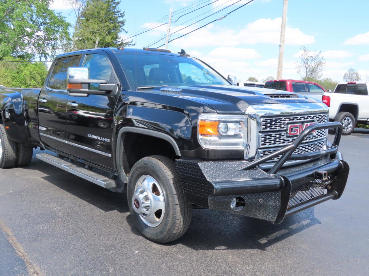 Used 2019 GMC Sierra 3500 Denali w/ Duramax Plus Package AWD/4WD image 25