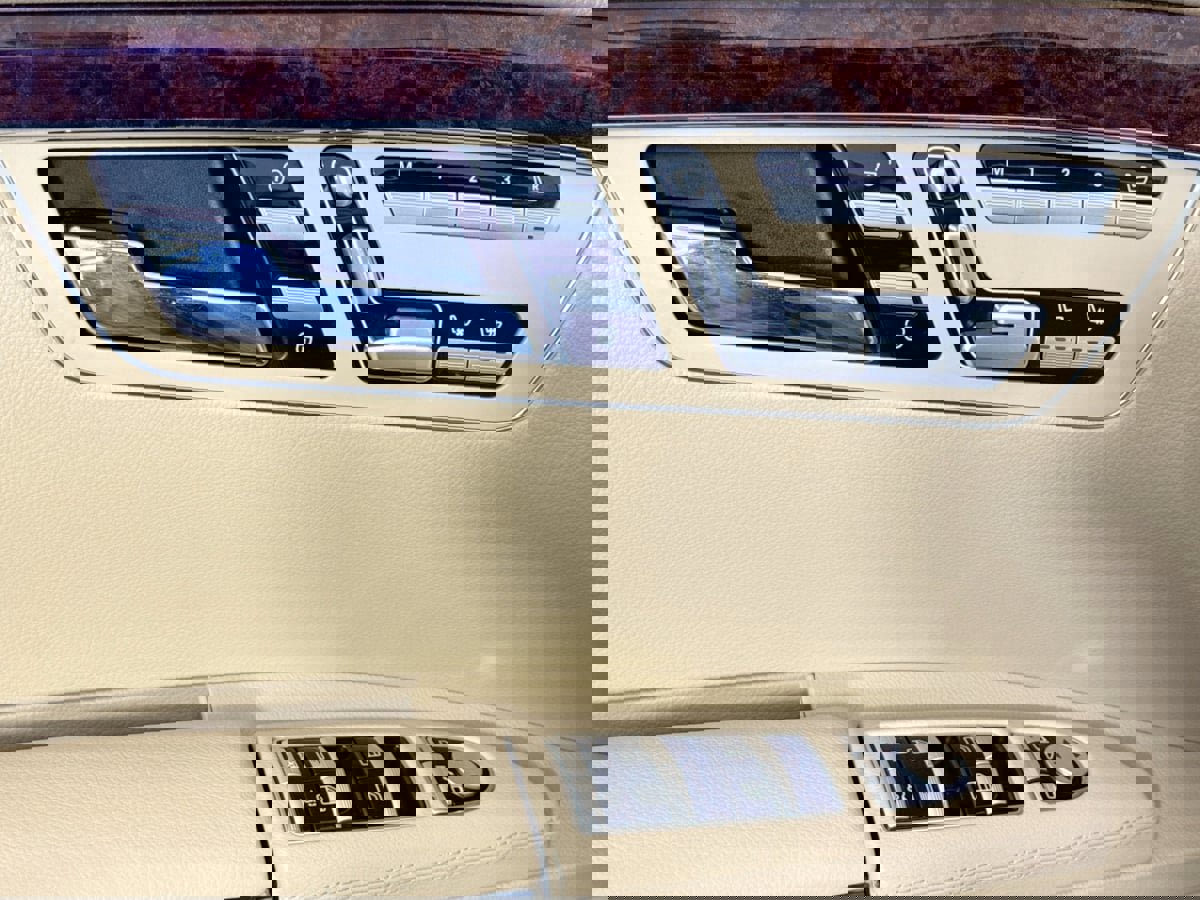 Used 2013 Mercedes-Benz S 550 Sedan image 23